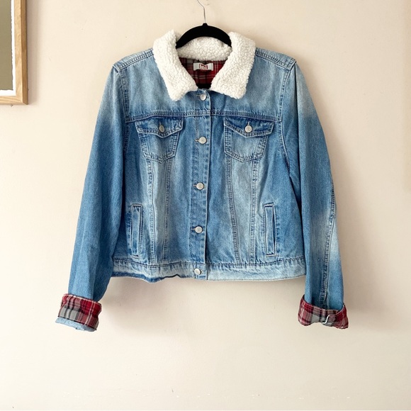 Lei• denim jean button up Sherpa collar jacket - Picture 1 of 8
